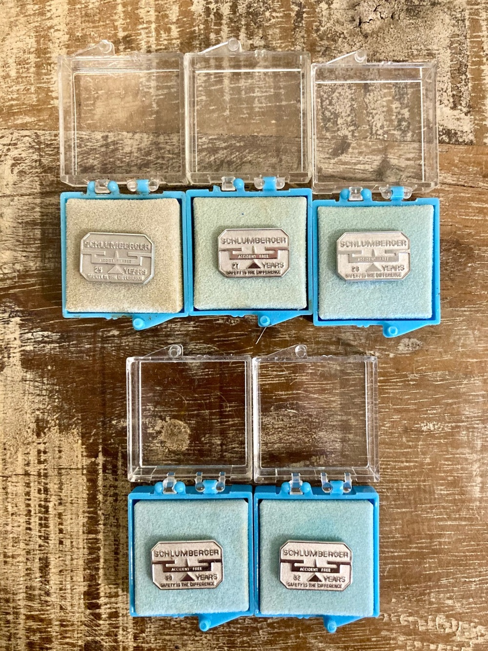 Schlumberger Oil 5 Lapel Pins Year 25 27 28 30 32 Safety Awards